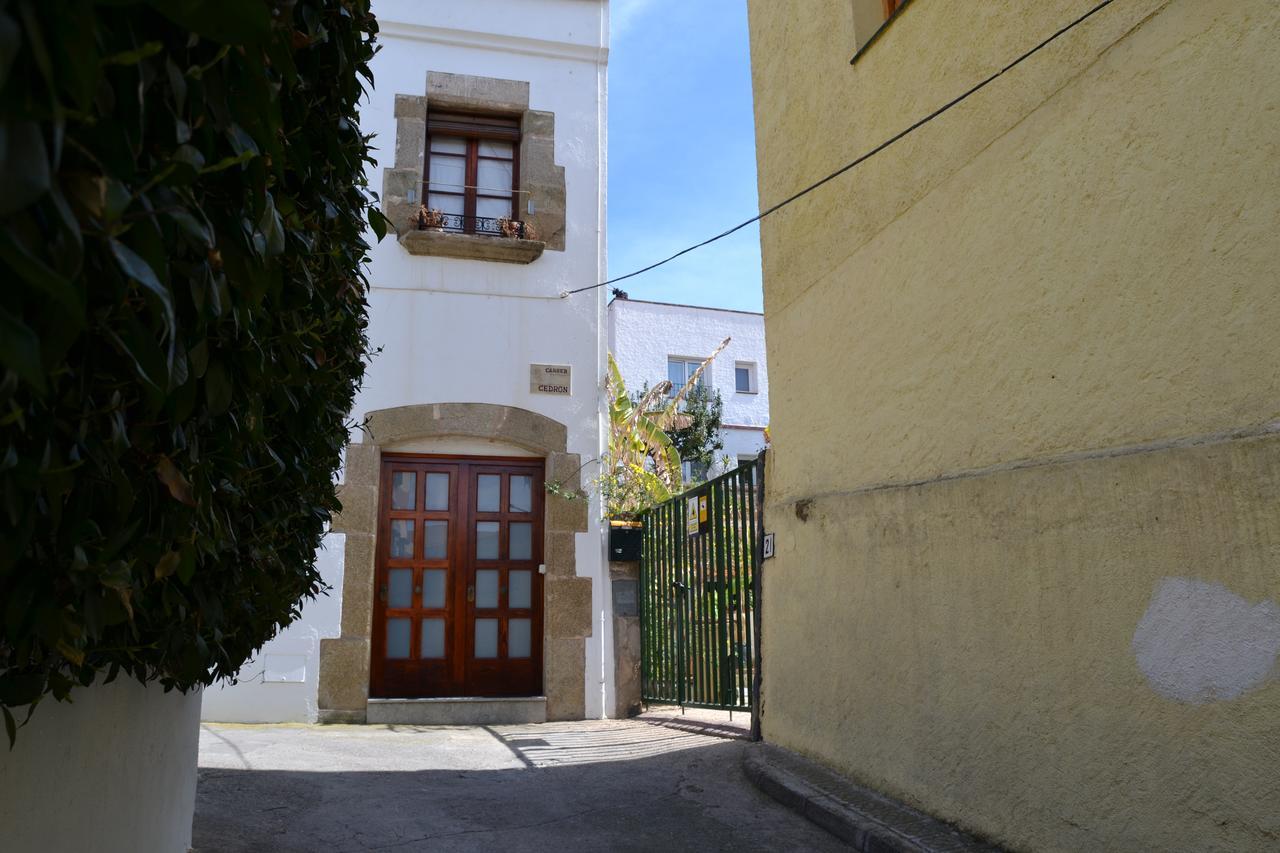 Hostal Casa Torrent Canet De Mar Ngoại thất bức ảnh
