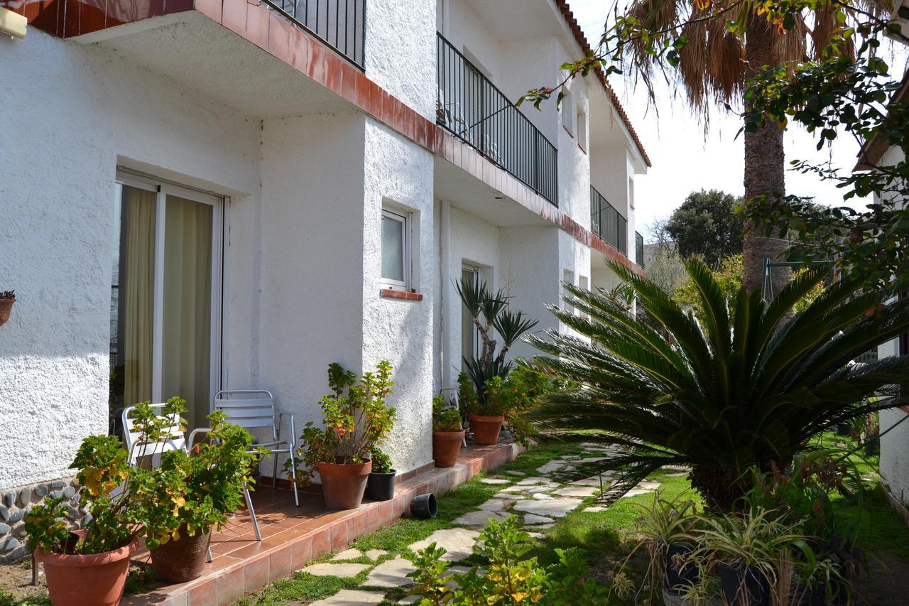 Hostal Casa Torrent Canet De Mar Ngoại thất bức ảnh