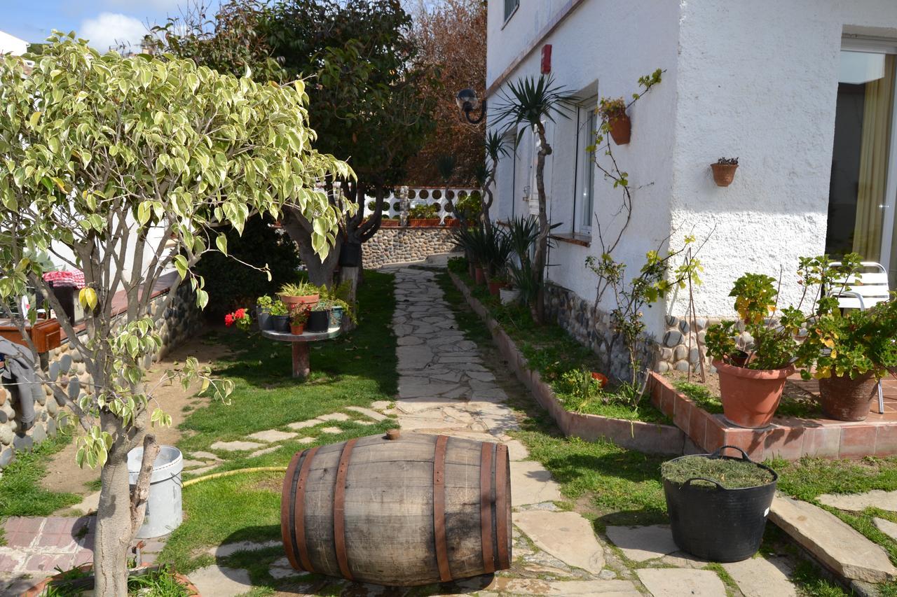 Hostal Casa Torrent Canet De Mar Ngoại thất bức ảnh